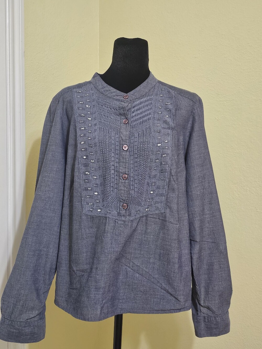 Style & Co. Gray Embroidered Button-Front Blouse
